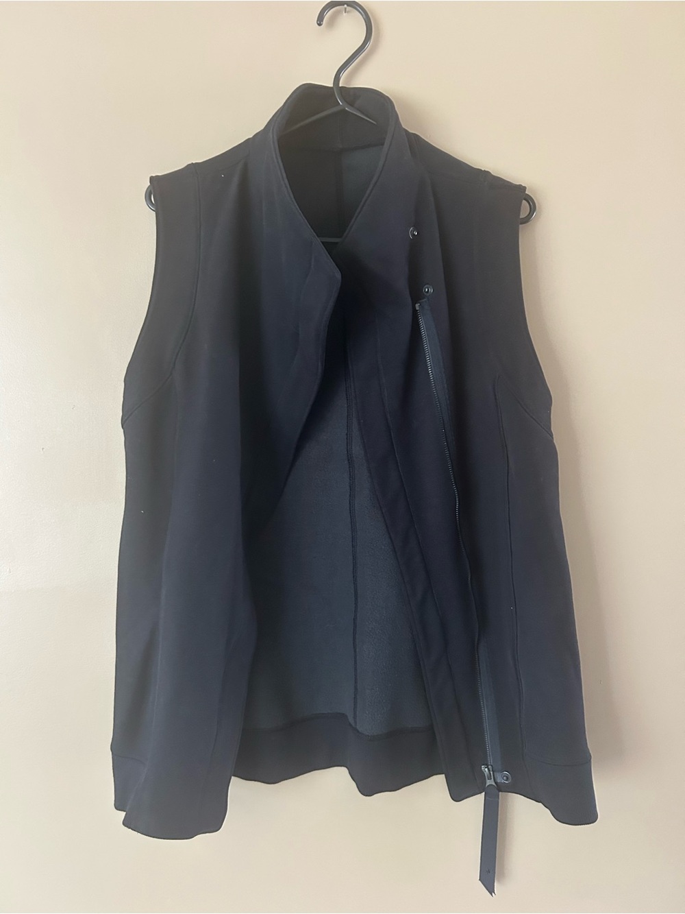 lululemon athletica Black Sleeveless Vest